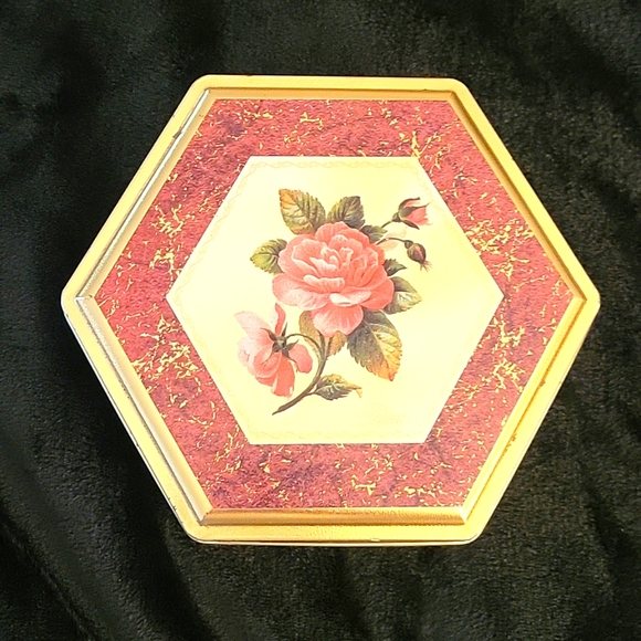Source Unknown Other - Vintage Rose 🌹 Octagon  Tin